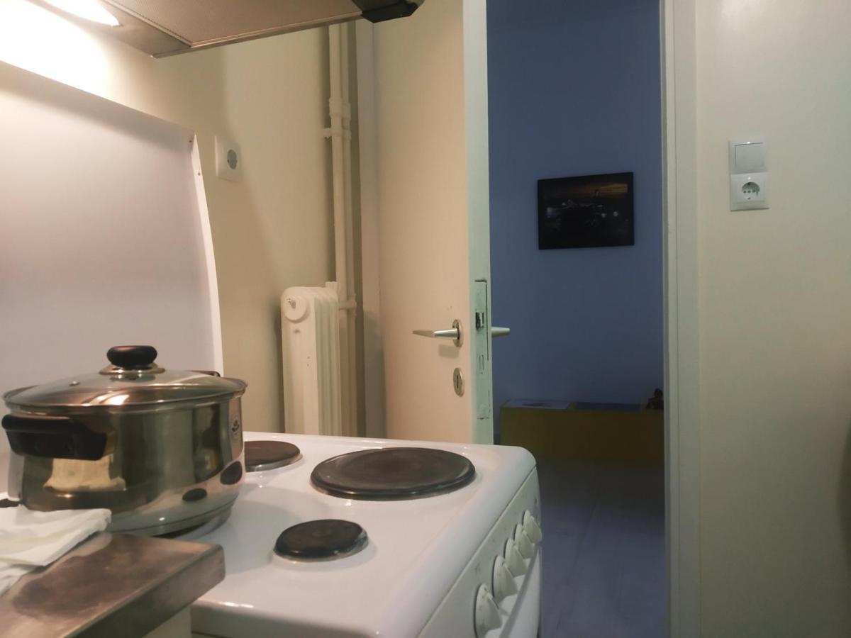 Experience An Easy Living Place Downtown In Aten Exteriör bild
